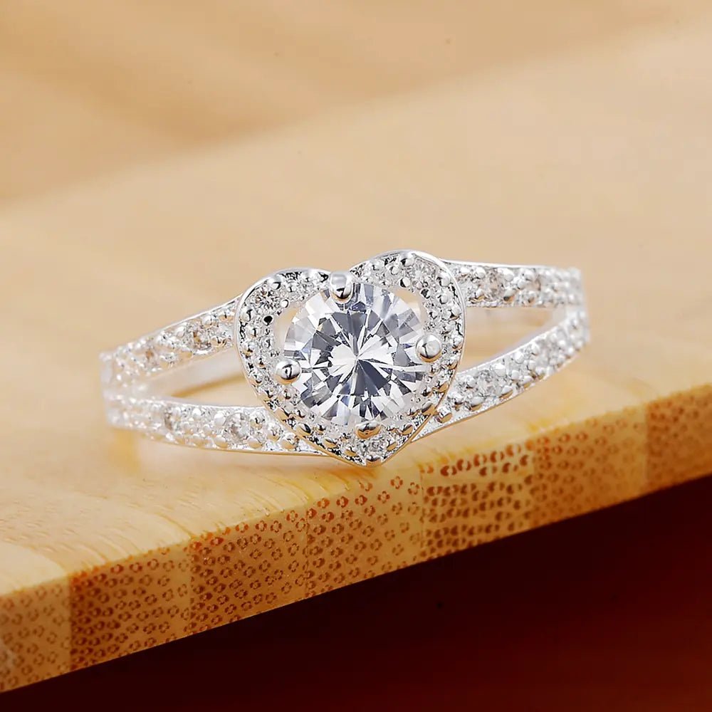 Elegant Heart Ring with Zirconia in 925 Silver - Shellcreations