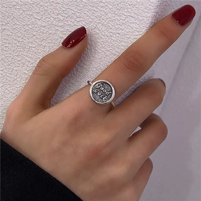 Simple Vintage Women's Fashion Ring - Shellcreations