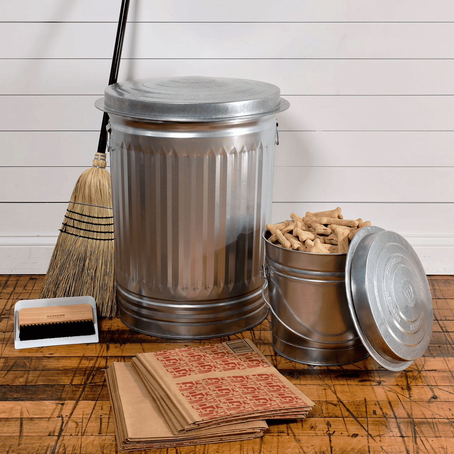 31 - Gallon Steel Trash Can - Shellcreations
