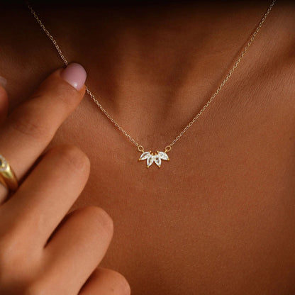 Fashion Golden Flower - shaped Zircon Necklace 42+5CM Brass Fine Jewelry Cubic Zirconia Pendant Necklace - Shellcreations