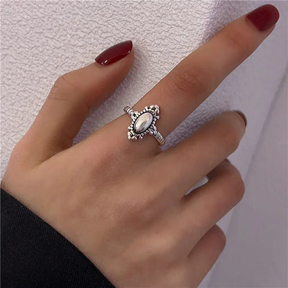 Simple Vintage Women's Fashion Ring - Shellcreations