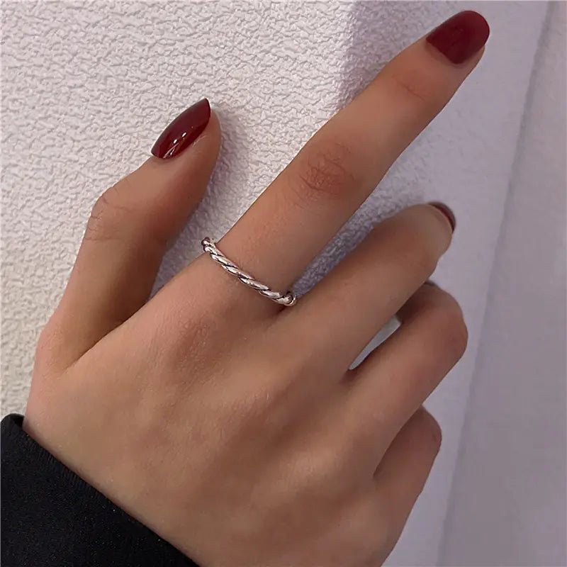 Simple Vintage Women's Fashion Ring - Shellcreations